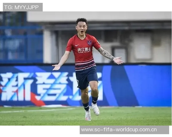 重庆足球队进攻表现分析与防守漏洞探讨 重庆足球队进攻表现分析与防守漏洞探讨